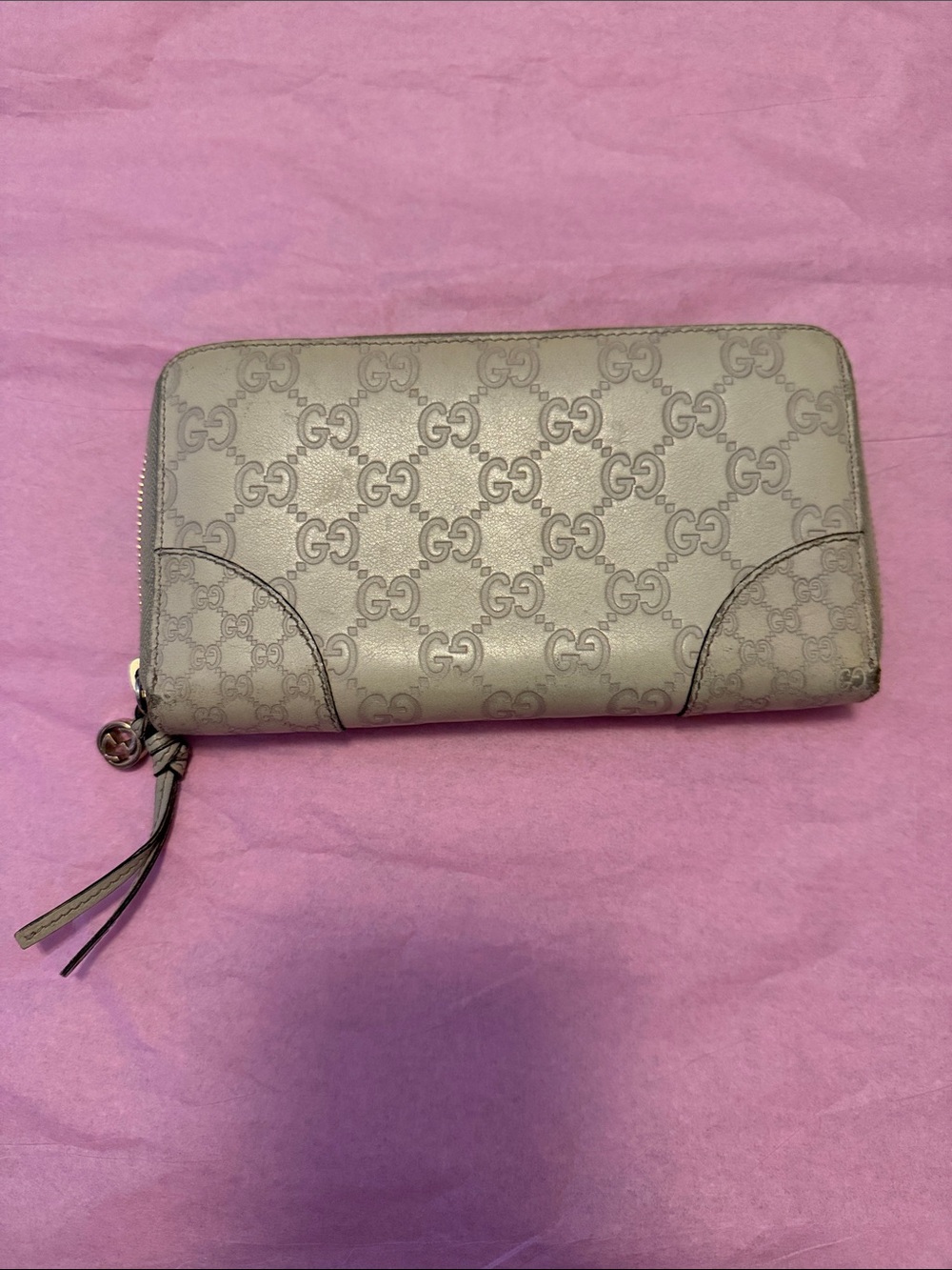 GUCCI Microguccissima Pattern Bree Leather Zip Around Wallet. Pre-loved